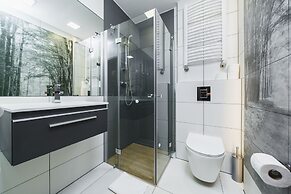 Aron Residence