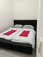 Affordable 3BR shared Apt. near Meidling