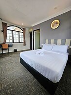 Luna Hotel by Moonknight