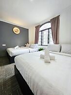 Luna Hotel by Moonknight