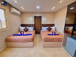 Horus Horizon INN Pyramids View