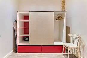 Montserrat Apartments by gaiarooms