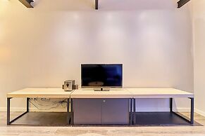 Montserrat Apartments by gaiarooms