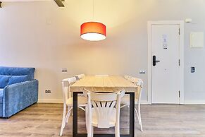 Montserrat Apartments by gaiarooms