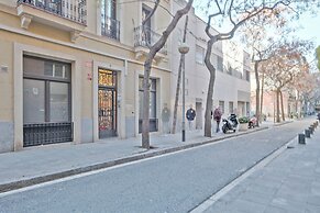 Montserrat Apartments by gaiarooms
