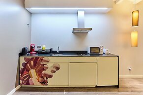 Montserrat Apartments by gaiarooms