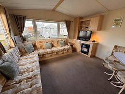 3 Bed Caravan - Sleeps 8 - Pet Friendly, Parking
