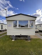 3 Bed Caravan - Sleeps 8 - Pet Friendly, Parking