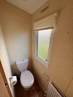 3 Bed Caravan - Sleeps 8 - Pet Friendly, Parking