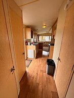 3 Bed Caravan - Sleeps 8 - Pet Friendly, Parking