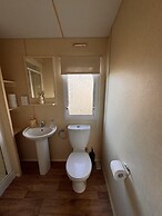 3 Bed Caravan - Sleeps 8 - Pet Friendly, Parking