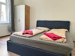 Welcoming 4BR shared Apt.-best location