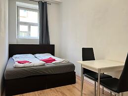 Welcoming 4BR shared Apt.-best location