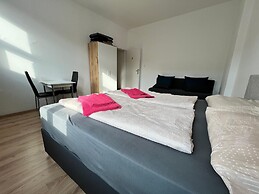 Welcoming 4BR shared Apt.-best location