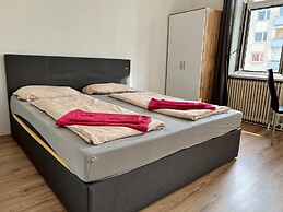 Welcoming 4BR shared Apt.-best location