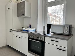 Welcoming 4BR shared Apt.-best location