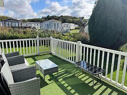 Inviting Luxury 2-bedroom Caravan in Hunstanton