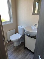 Inviting Luxury 2-bedroom Caravan in Hunstanton