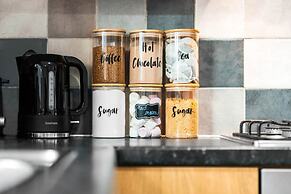 Hotel Comforts & Home Conveniences -sleeps 8