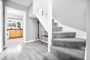 Hotel Comforts & Home Conveniences -sleeps 8