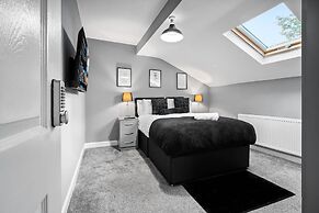 Hotel Comforts & Home Conveniences -sleeps 8