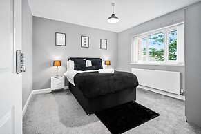 Hotel Comforts & Home Conveniences -sleeps 8