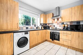 Hotel Comforts & Home Conveniences -sleeps 8