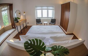 Eythrope Boutique Villa