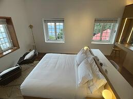 Eythrope Boutique Villa