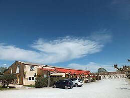 Logis Hôtel le Clos Saint-Loup