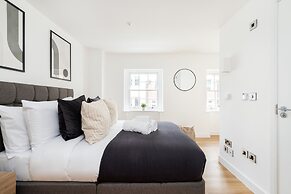 Modern 2BR 2BA with Balcony by Soho