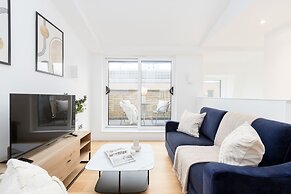 Modern 2BR 2BA with Balcony by Soho