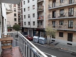 Apartamentos Arriba by gaiarooms
