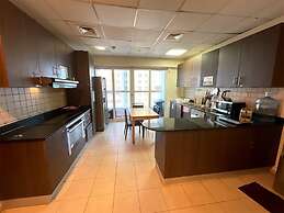 Marina Marvel Room Elite Residences