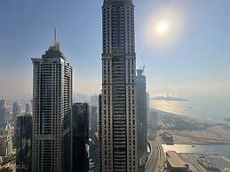 Marina Marvel Room Elite Residences