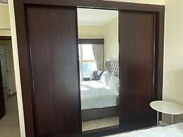 Marina Marvel Room Elite Residences