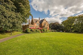 Woodthorpe Hotel