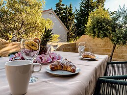 Pinia apartments