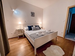 Pinia apartments