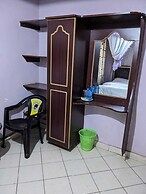 Madola Hotel