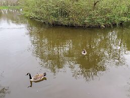 24 Lakeside Drive