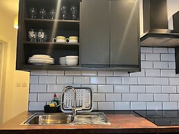 Immaculate 2-bed Apartment Town Centre