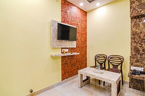 Fabhotel Divine Chariot