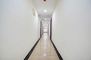 Fabhotel Golden Grand