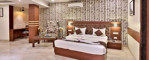 Fabhotel Prime Candle Wood