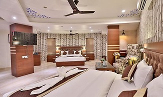 Fabhotel Prime Candle Wood