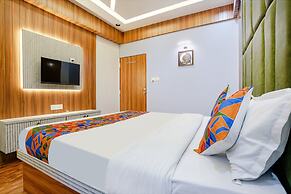 Fabhotel Max