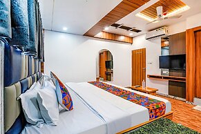 Fabhotel Max