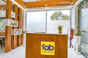 Fabhotel The Weekend Vibes