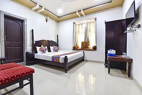 Fabhotel Harsh Palace